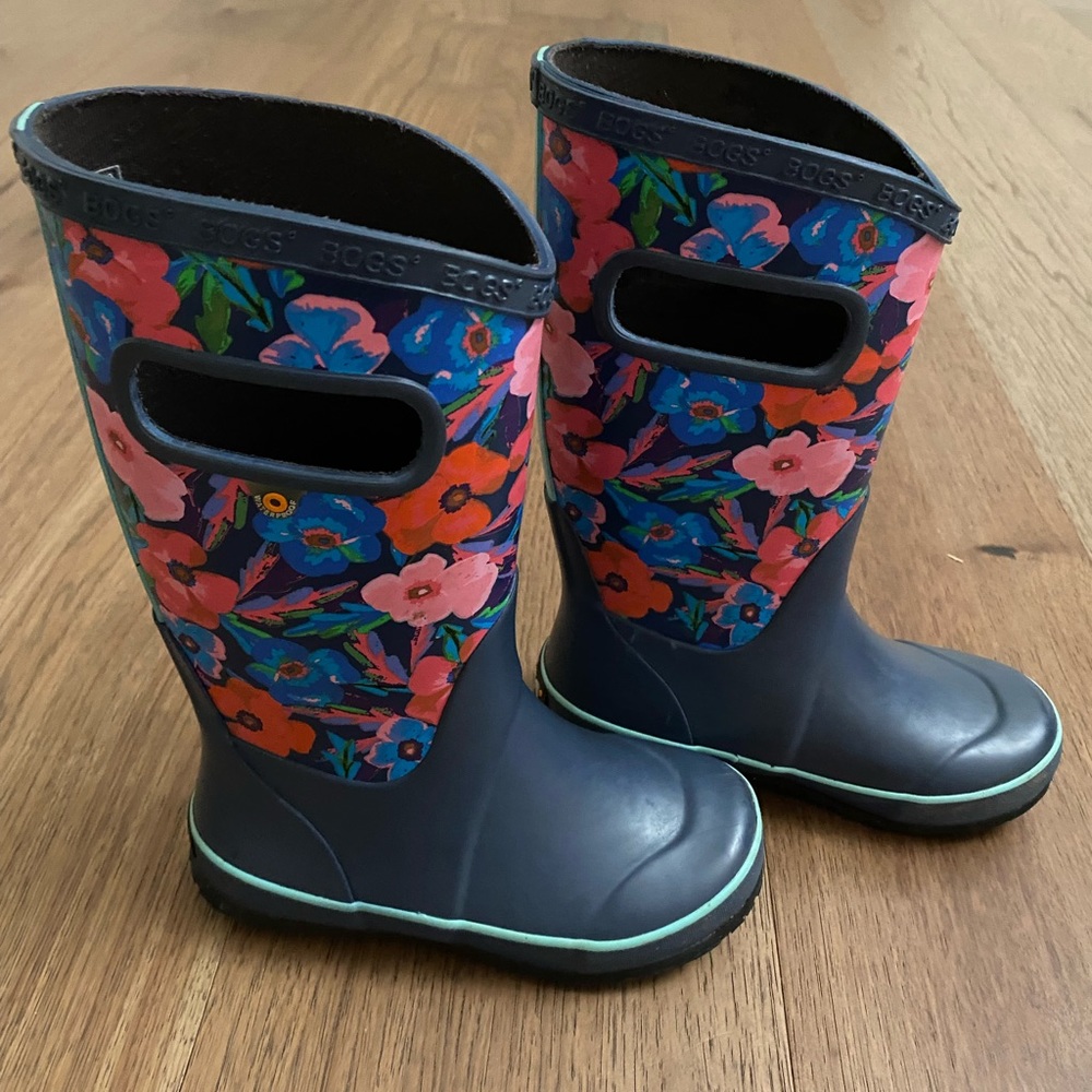 Girls Bogs rain boots